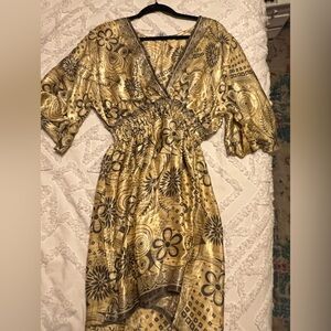 Chic silk Floral Gold and Black Long Sleeve Kaftan